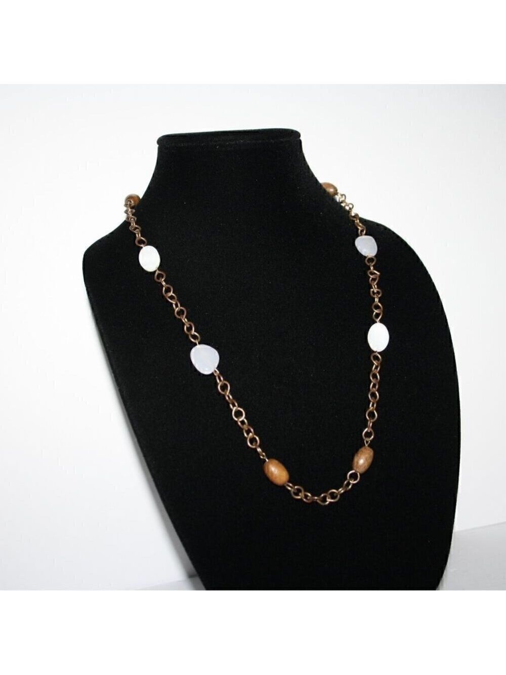 𝅺vintage Gold tone chain, wood & mother of pearl beads necklace.